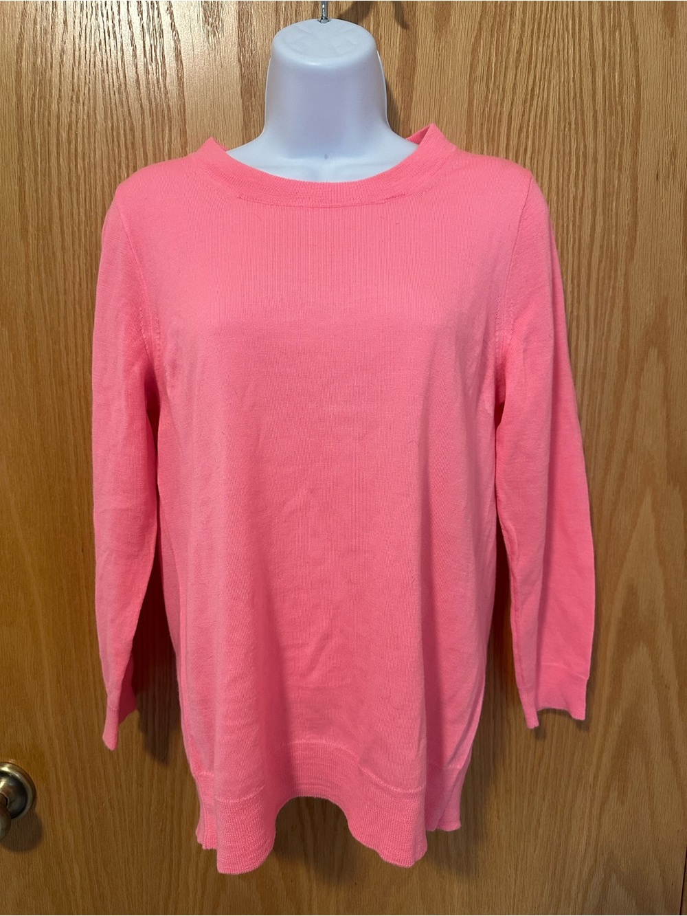J. Crew Merino Wool Bright Pink/Coral Scoop Neck Sweater Size Medium - Picture 2 of 8